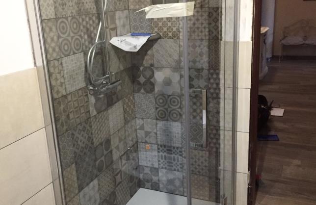 Shower with mix decoration